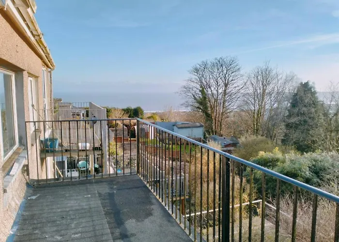 Budget-Friendly 4-Bedroom House In Swansea - Ideal For Travelers