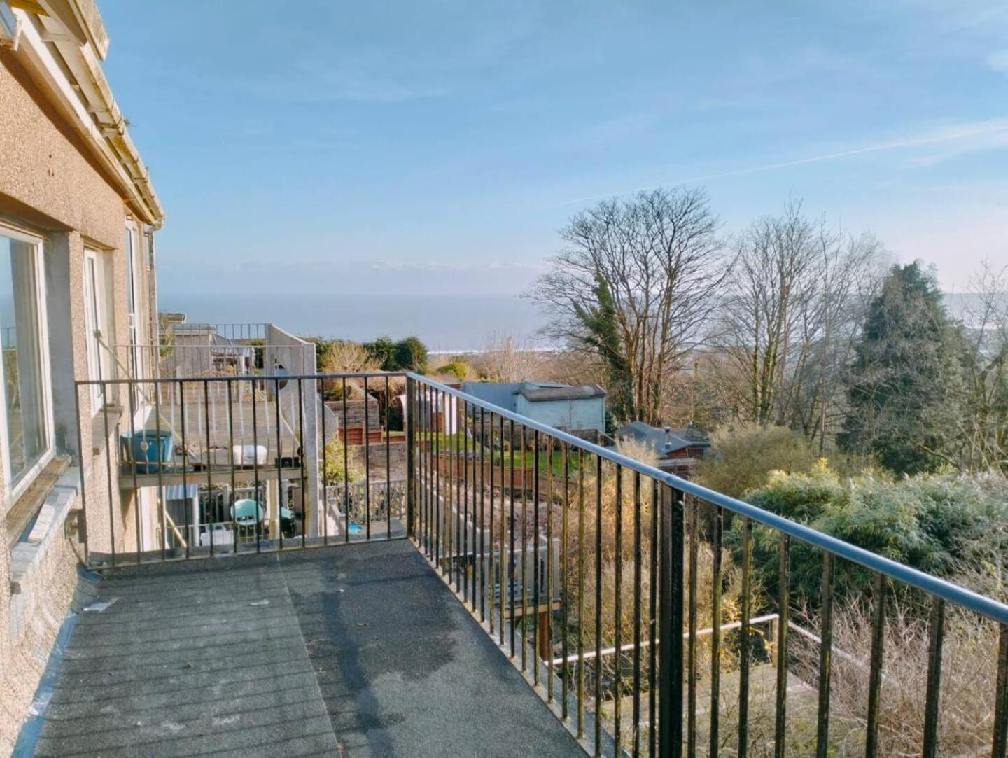Budget-friendly 4-bedroom House In - Ideal For Travelers Alloggio in famiglia Swansea
